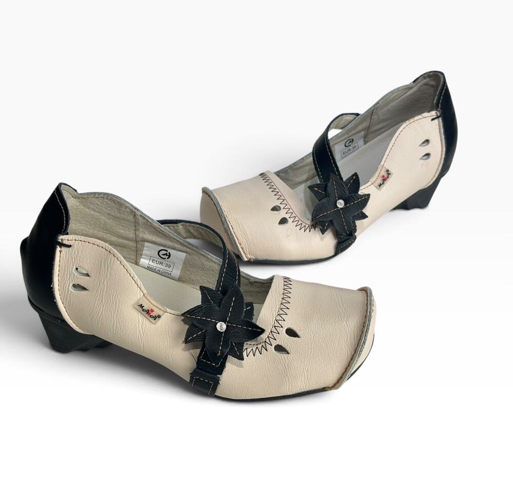 TMA Eyes MAIA Cream Blue Flower leather Mary Janes shoes US Size 9 EU Size 39